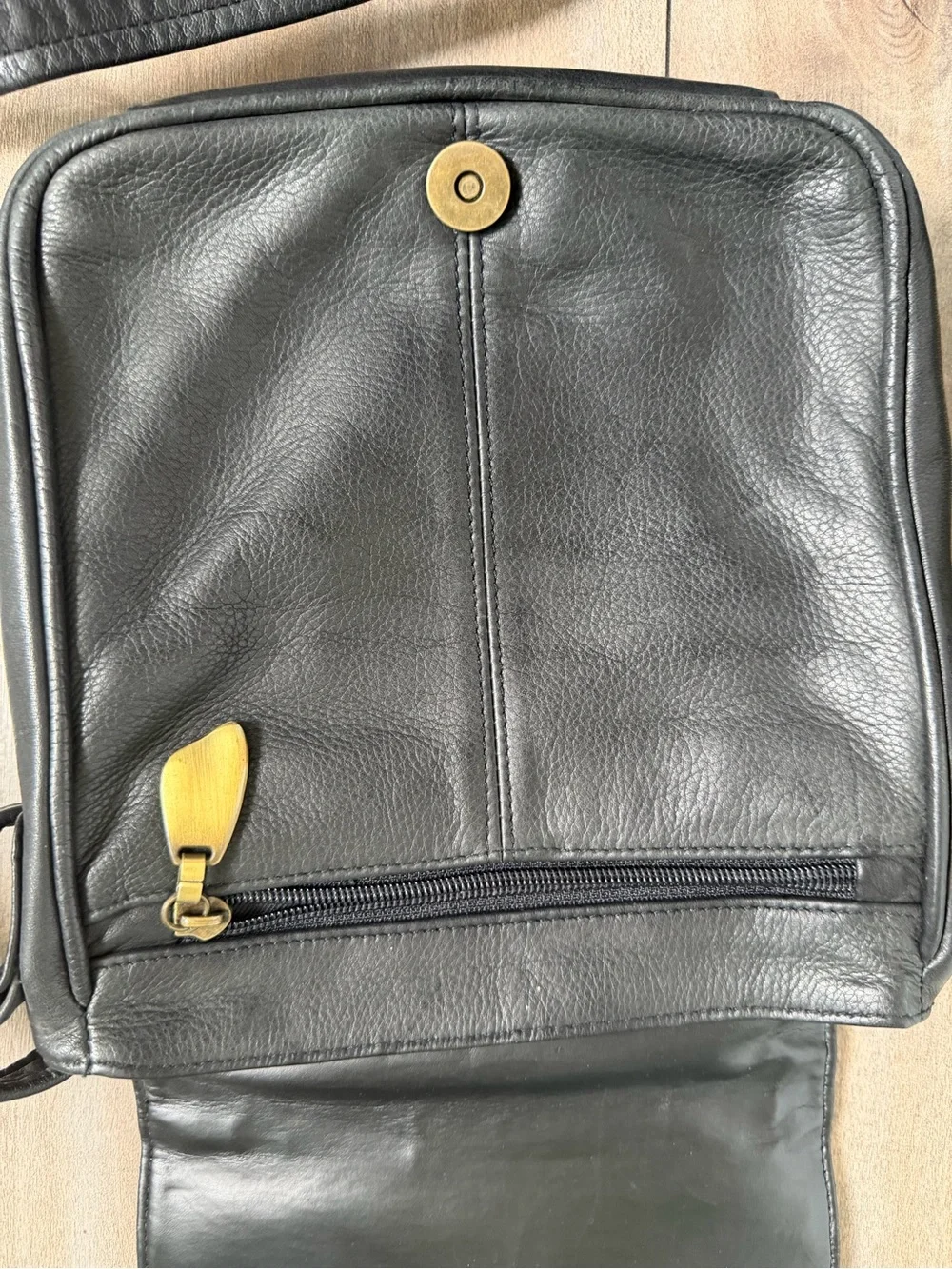 Tignanello Black Leather Messenger Crossbody Bag